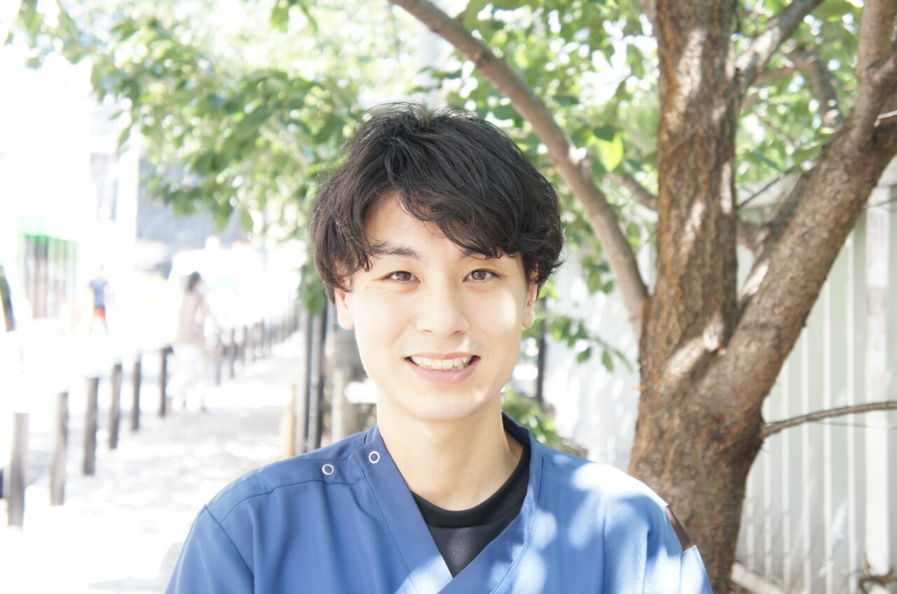 行田 靖二