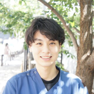 行田 靖二
