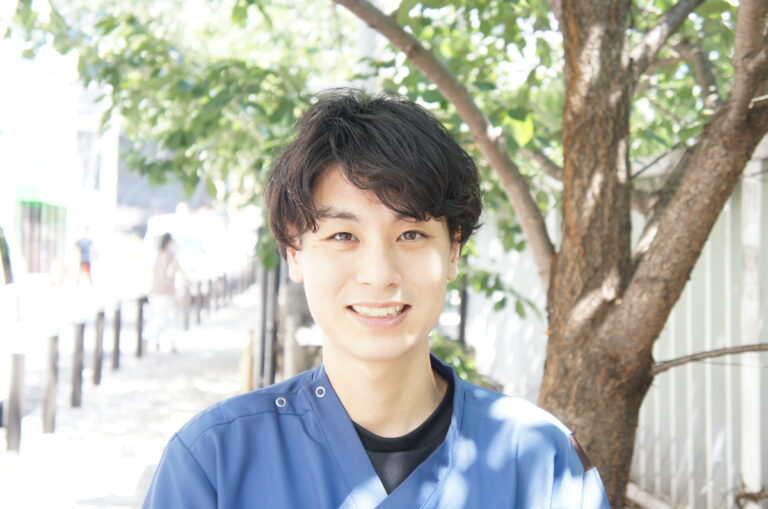 行田 靖二