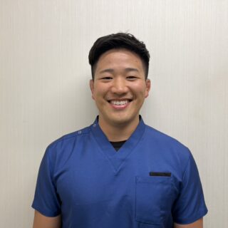 李　潤太