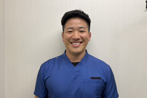 李　潤太